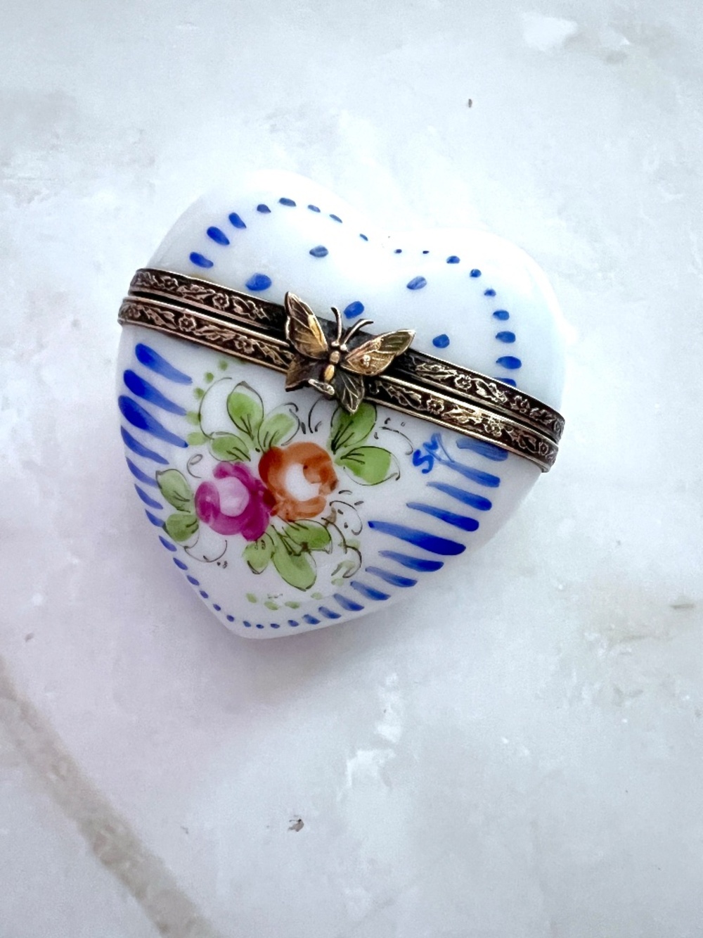 Vintage Limoges France Heart Shaped Trinket Box Butterfly Clasp Hand Painted Ros
